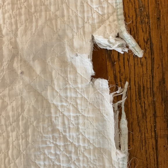 Vintage ‘50’s hand embroidered Humpty Dumpty baby quilt. - Picture 9 of 13